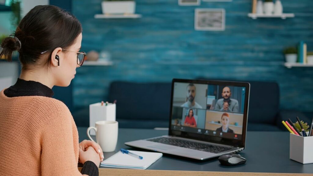 Webinaire Zoom 1024x576 Webinaire Zoom 1024x576 Comment Enregistrer un Webinaire et y Avoir Toujours Accès ?
