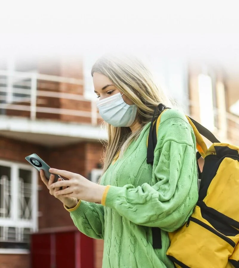 Smartphone et Vie Domestique 801x900 Quel Est Le R&ocirc;le Des T&eacute;l&eacute;phones Portables Dans La Vie Familiale ?